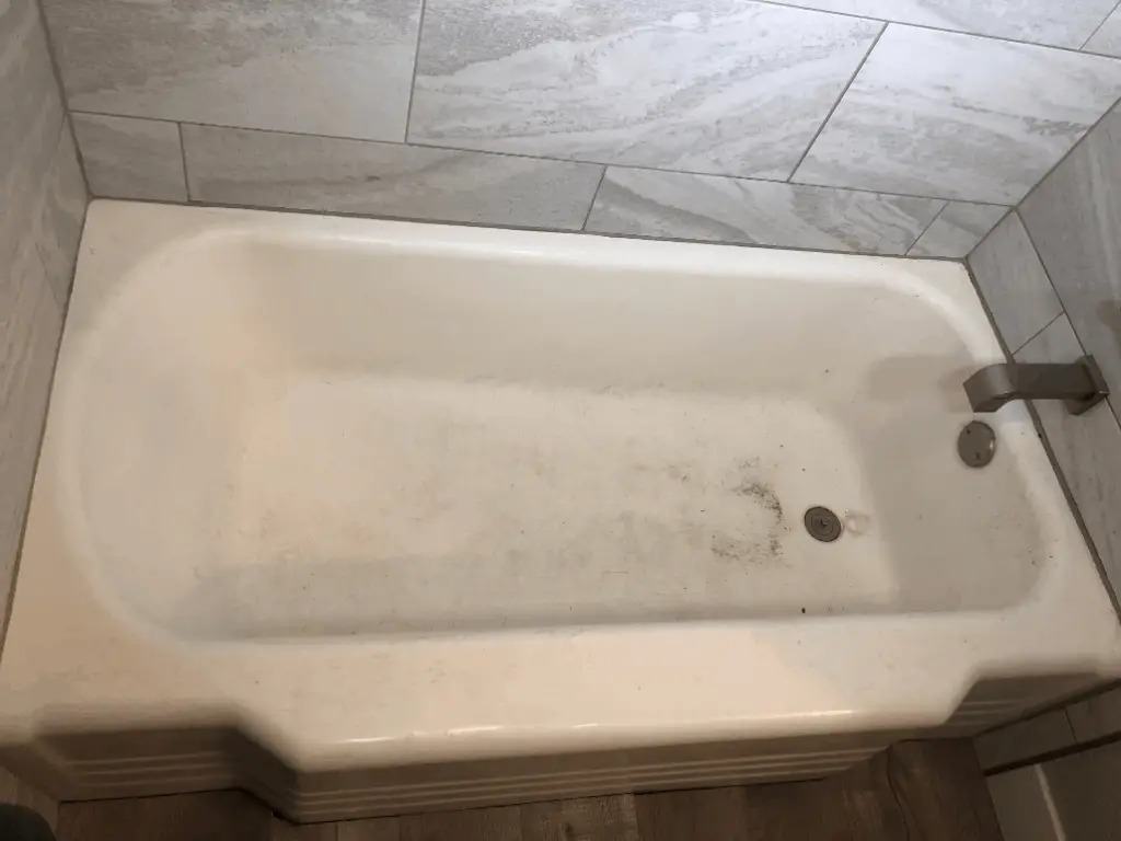 how to clean tough bathtub stains