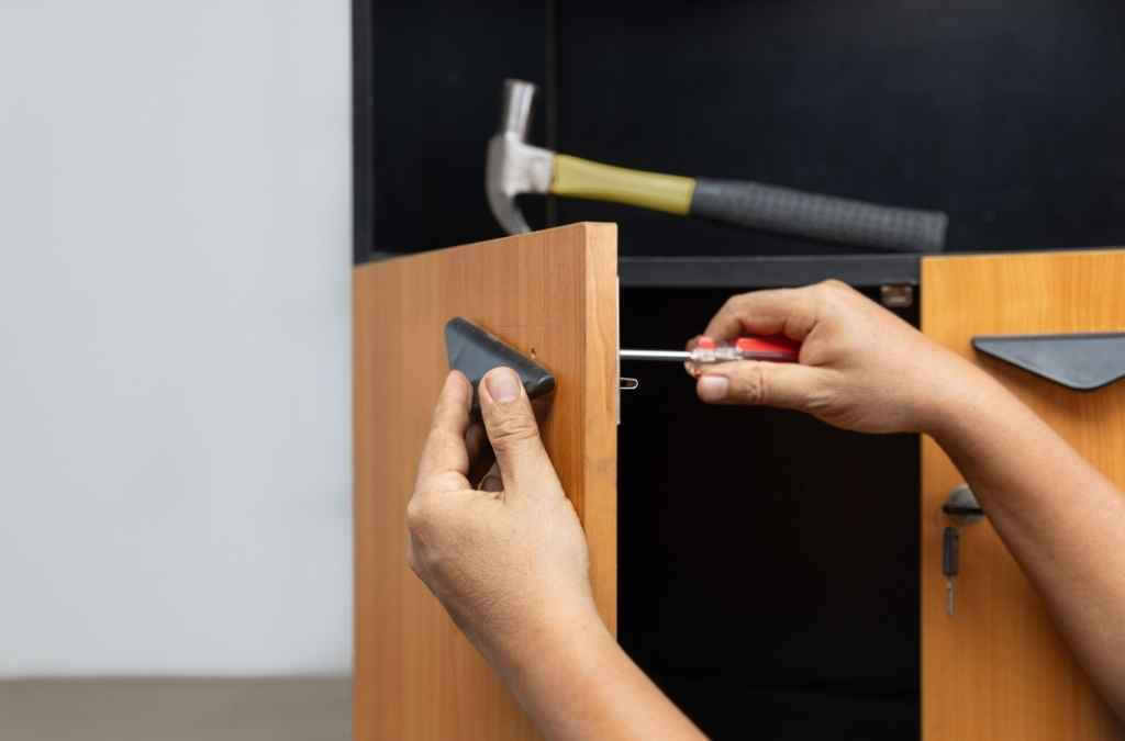 Remove Doors and Hardware of kitchen cabinets